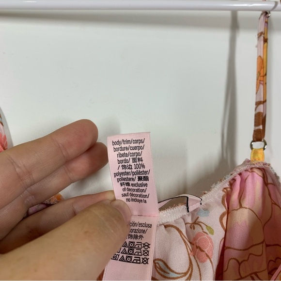 Victoria’s Secret Floral Flounce Romper Size Small - Picture 12 of 12